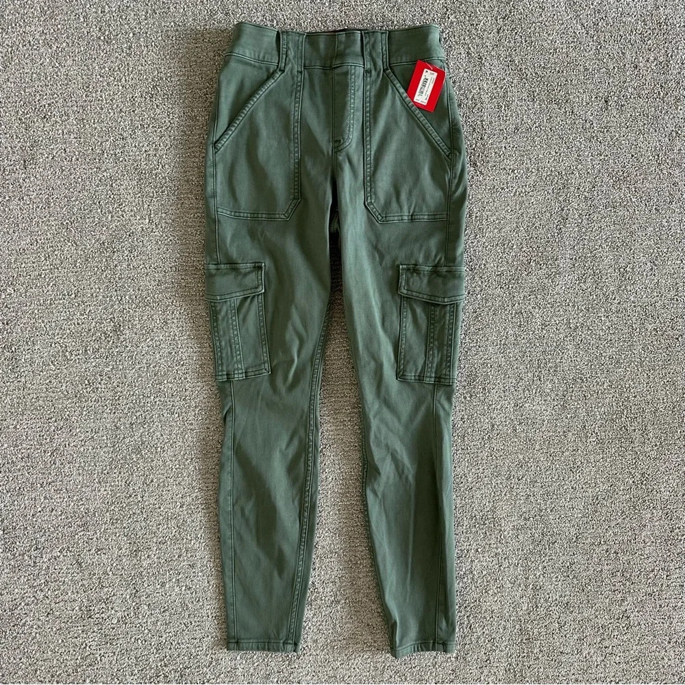 Spanx Stretch Twill Ankle Cargo Pants in Soft Sage Size Small Petite